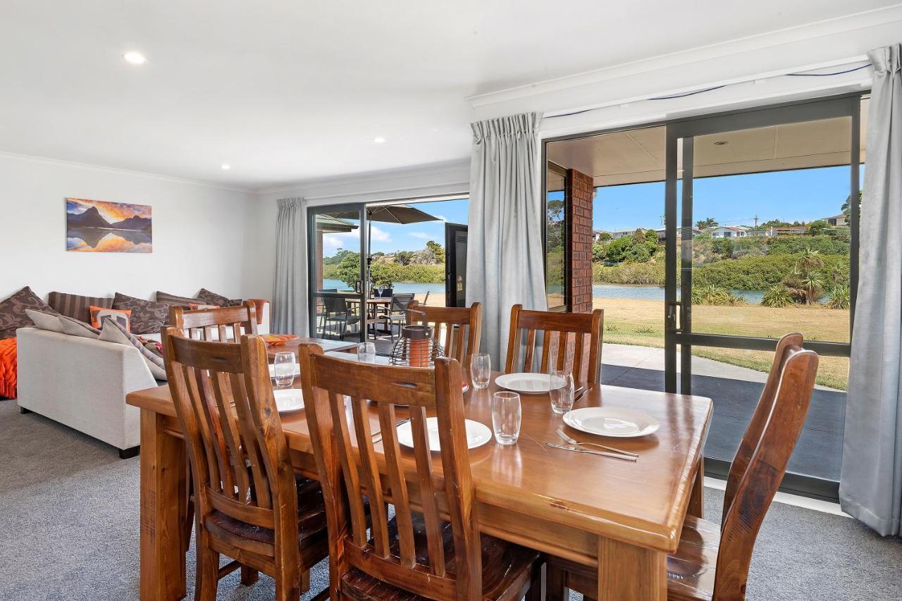 The Waterfront Ruakaka - Ruakaka Holiday Home Exterior foto