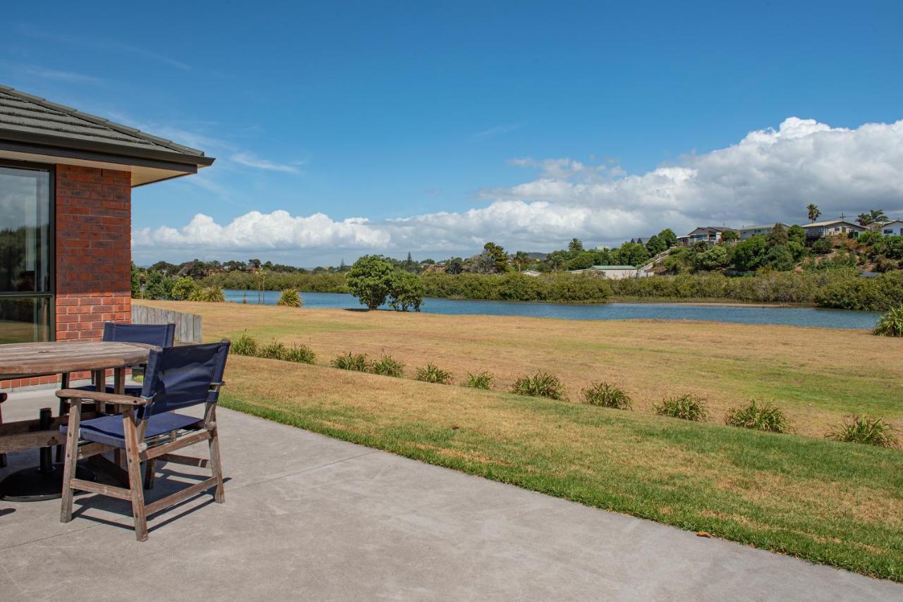 The Waterfront Ruakaka - Ruakaka Holiday Home Exterior foto
